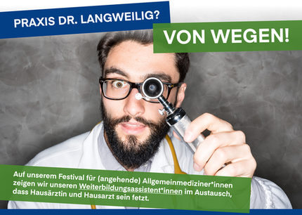 Arzt mit Otoskop